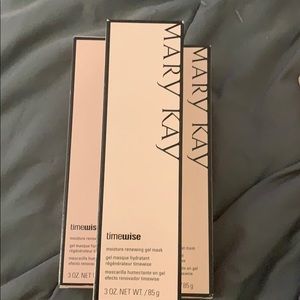 Mary Kay Moisture renewing gel mask